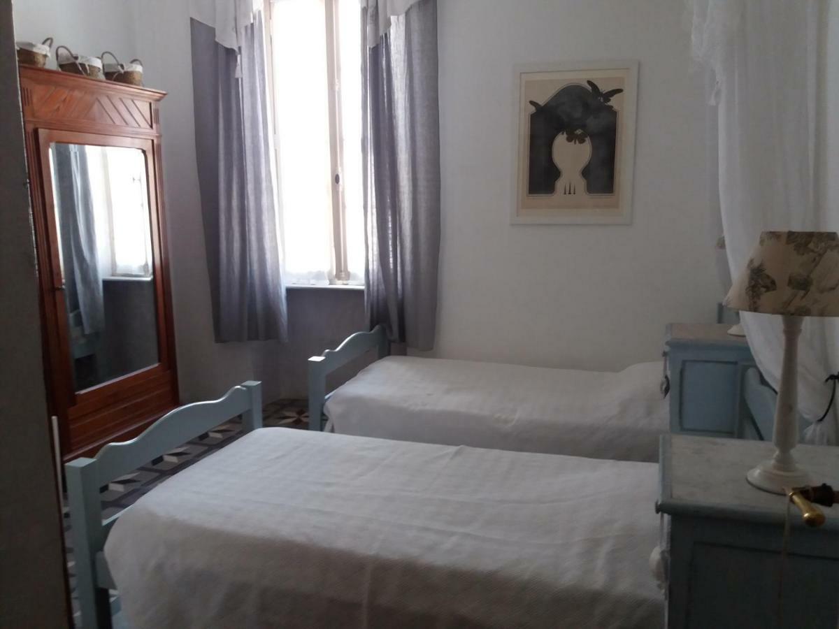 Bed and Breakfast Le Patio Des Cigales Roquefort-des-Corbieres Экстерьер фото