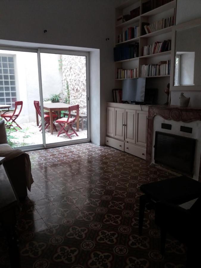 Bed and Breakfast Le Patio Des Cigales Roquefort-des-Corbieres Экстерьер фото